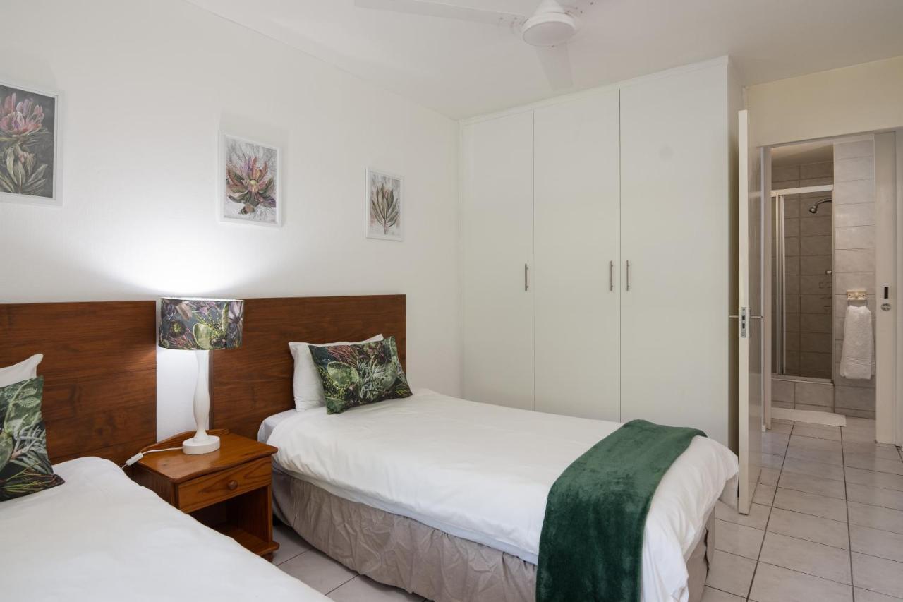 Chakas Cove 24 *